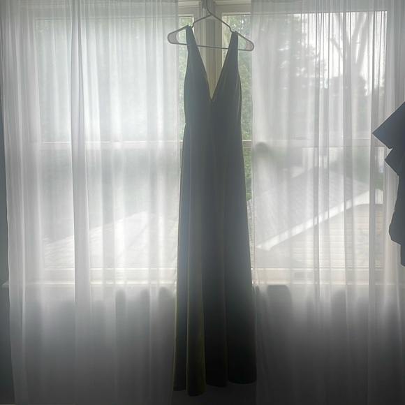 Yelure olive green velvet gown - Picture 2 of 7